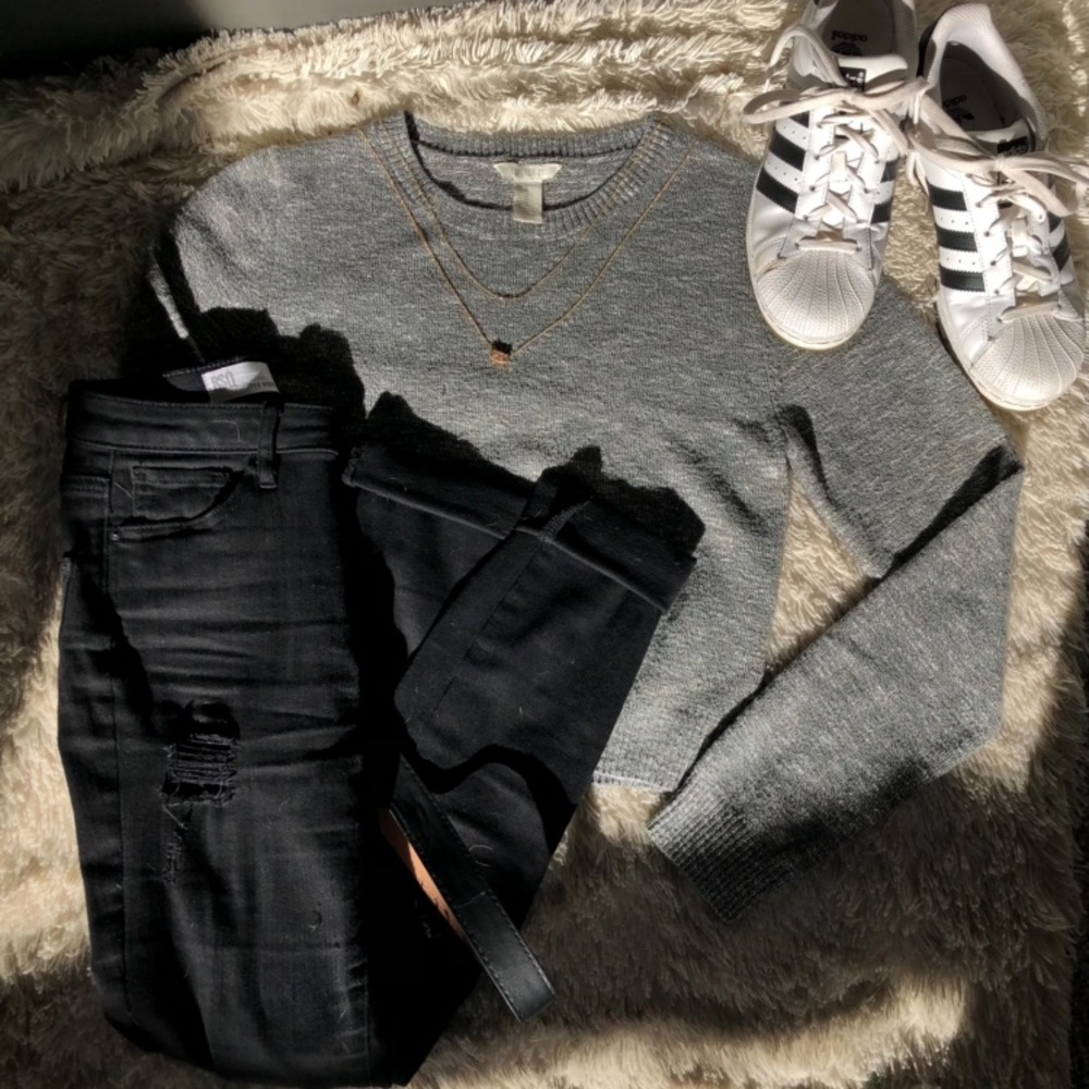 Grey top